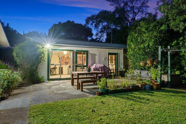 Photo of property in 15 Alexander Street, Waikanae, 5036