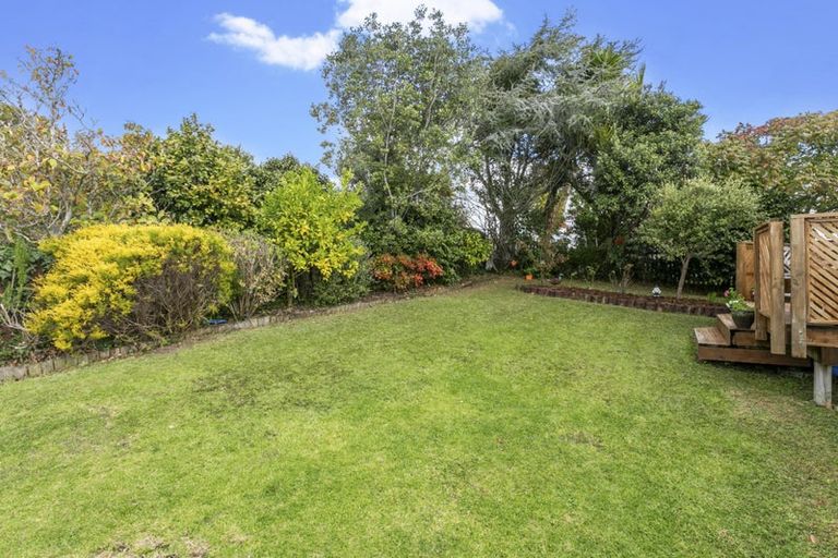 Photo of property in 25 Waari Avenue, Sunnyvale, Auckland, 0612