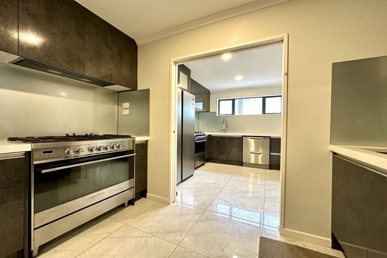 Photo of property in 21a Fairmount Road, Titirangi, Auckland, 0604