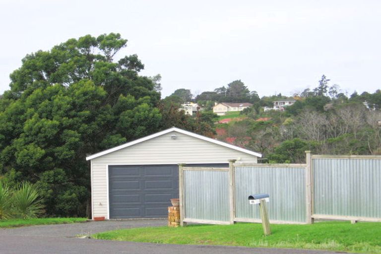 Photo of property in 9 Olwyn Place, Greenhithe, Auckland, 0632