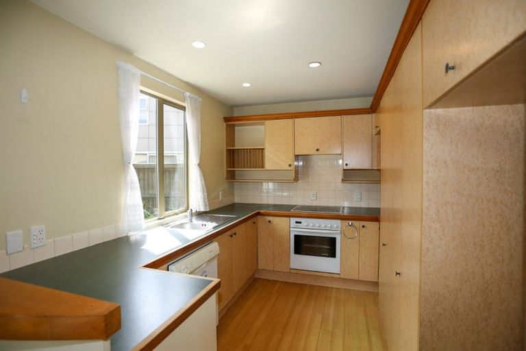 Photo of property in 76 Picton Avenue, Riccarton, Christchurch, 8011