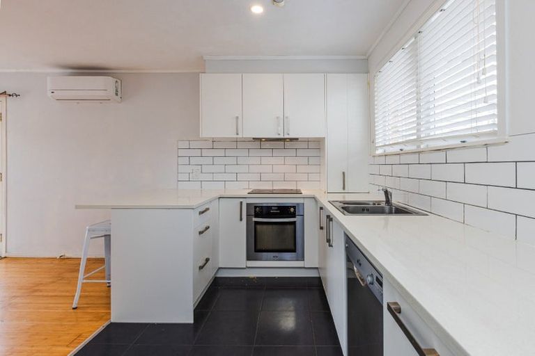 Photo of property in 2/8 James Road, Manurewa, Auckland, 2102