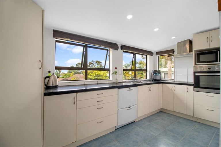 Photo of property in 29 Elizabeth Drive, West Harbour, Auckland, 0618