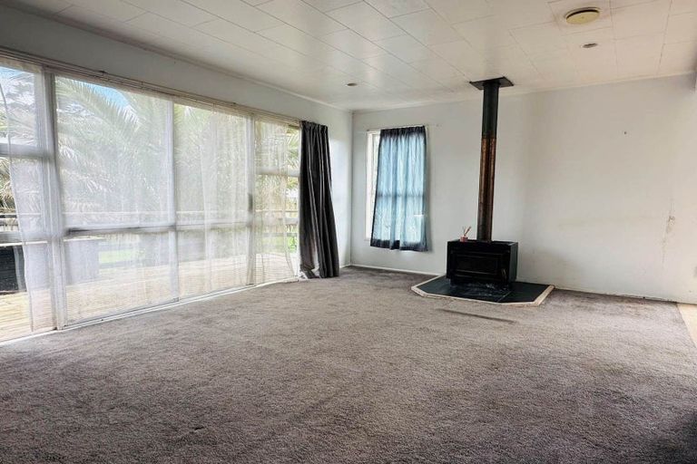 Photo of property in 187 Henderson Valley Road, Henderson, Auckland, 0612