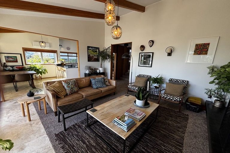 Photo of property in 163 Vivian Street, New Plymouth, 4310