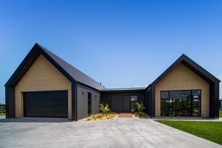 Photo of property in 22 Larlin Drive, Hawera, 4675