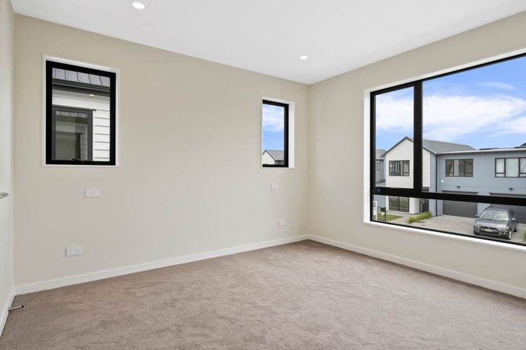 Photo of property in 12 Babos Avenue, Kumeu, 0810