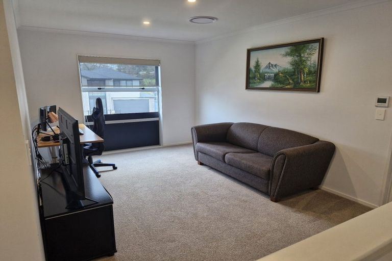 Photo of property in 64 Mettam Drive, Swanson, Auckland, 0614