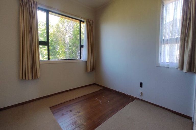 Photo of property in 10 Beaufield Lane, Te Atatu Peninsula, Auckland, 0610
