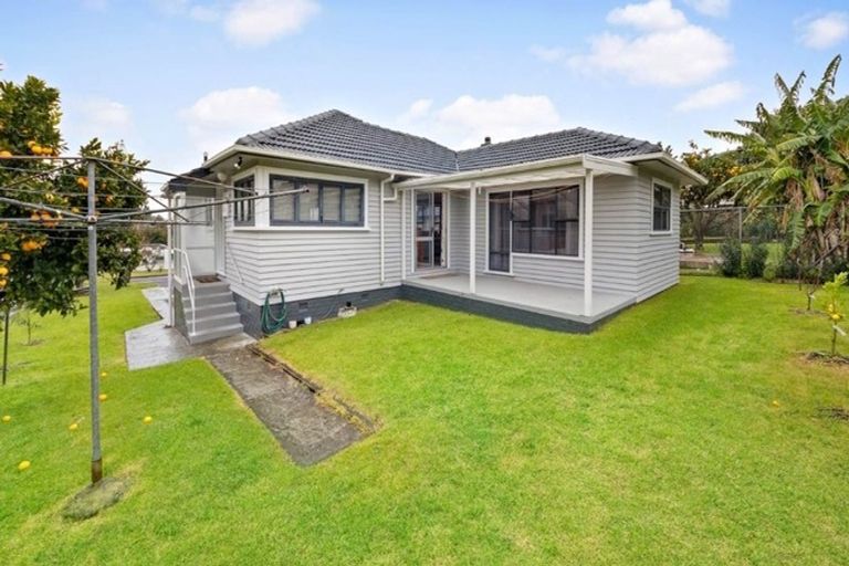 Photo of property in 61 Taikata Road, Te Atatu Peninsula, Auckland, 0610