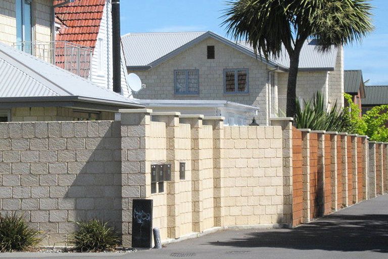 Photo of property in 133 Memorial Avenue, Burnside, Christchurch, 8053
