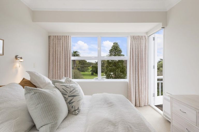 Photo of property in 4a Morrison Avenue, Narrow Neck, Auckland, 0624