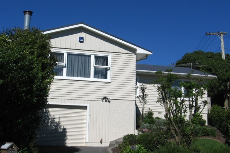 Photo of property in 34 Raumati Terrace, Khandallah, Wellington, 6035