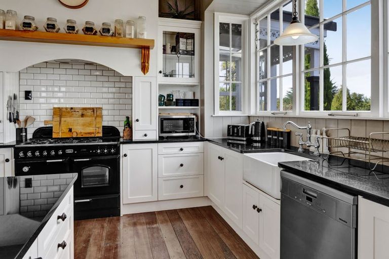 Photo of property in 104 Pitt Road, Hillsborough, New Plymouth, 4372