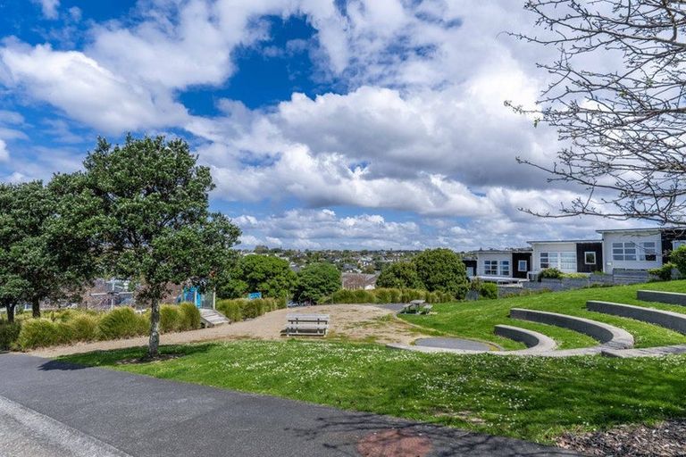 Photo of property in 9 Caldera Drive, Long Bay, Auckland, 0630