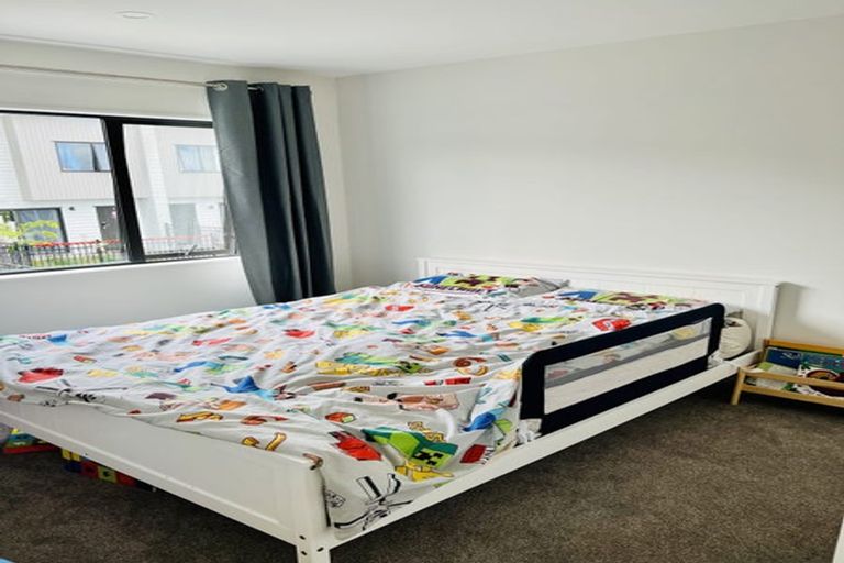 Photo of property in 17b Craigbank Avenue, New Lynn, Auckland, 0600