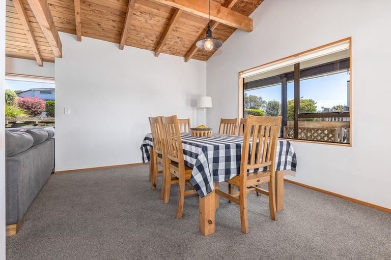 Photo of property in 41 James Cook Drive, Whitby, Porirua, 5024