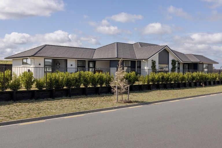 Photo of property in 51 Manawa Road, Papamoa Beach, Papamoa, 3118