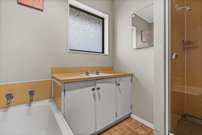 Photo of property in 8a Clarence Cox Crescent, Pirimai, Napier, 4112