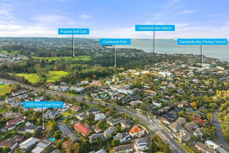 Photo of property in 2/220 East Coast Road, Forrest Hill, Auckland, 0620