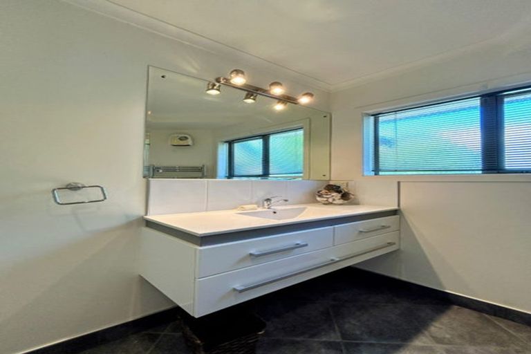 Photo of property in 16 Roots Street West, Feilding, 4702