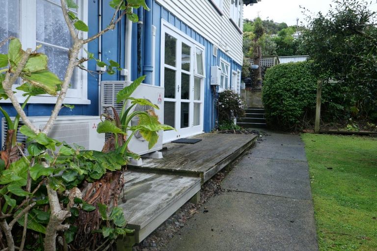 Photo of property in 82 Severn Street, Island Bay, Wellington, 6023