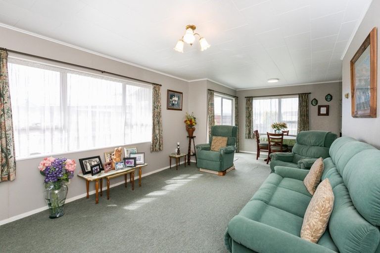 Photo of property in 1/22 Oxford Street, Taradale, Napier, 4112