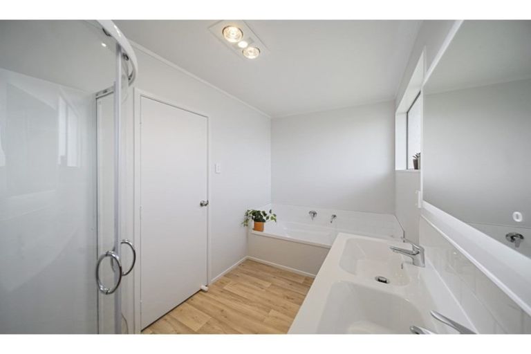 Photo of property in 6 Noble Street, Waiuku, 2123