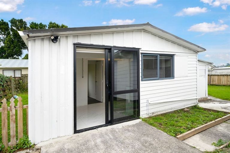 Photo of property in 24 Killington Crescent, Mangere, Auckland, 2022