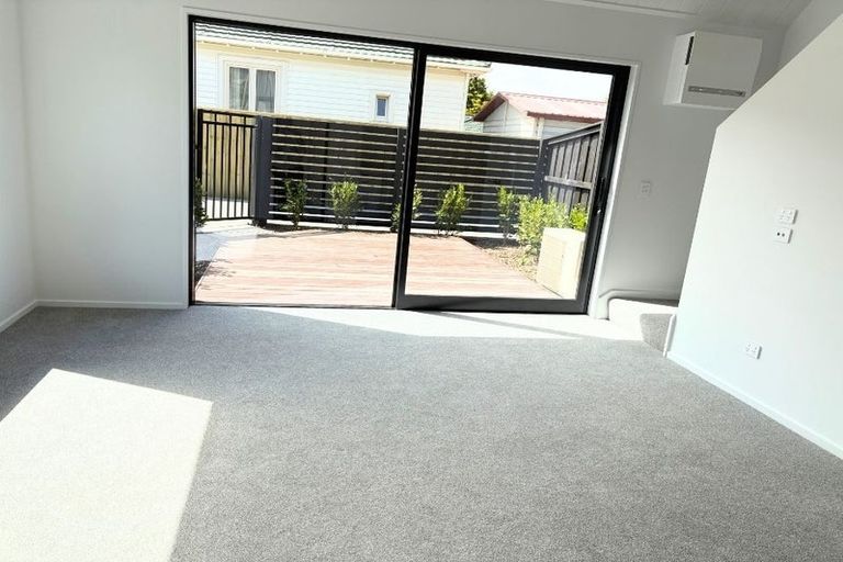 Photo of property in 2/171 Centaurus Road, Saint Martins, Christchurch, 8022