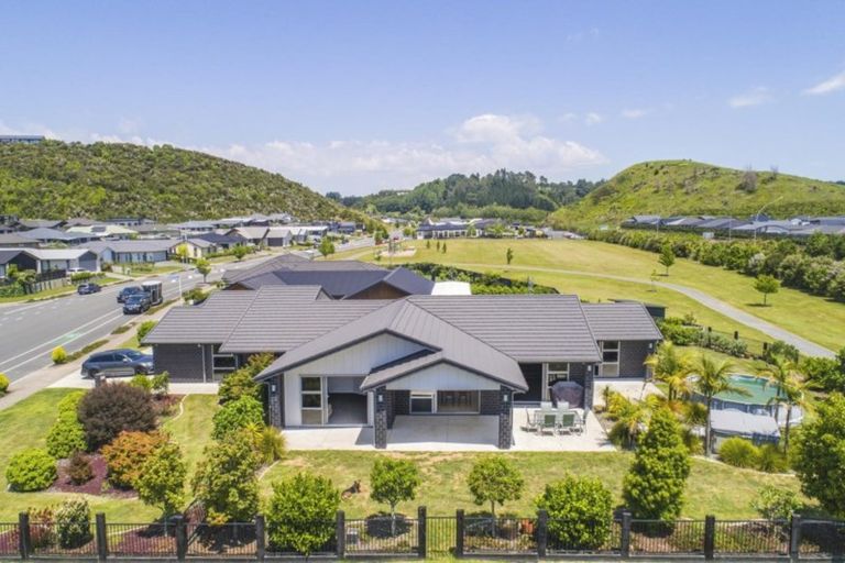 Photo of property in 222 Lakes Boulevard, Pyes Pa, Tauranga, 3112
