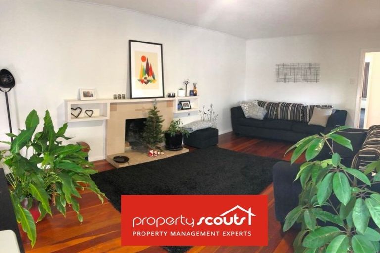 Photo of property in 70 Flanshaw Road, Te Atatu South, Auckland, 0610