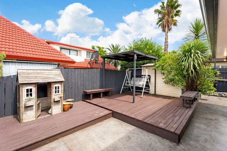 Photo of property in 52 Wattle Farm Road, Wattle Downs, Auckland, 2103