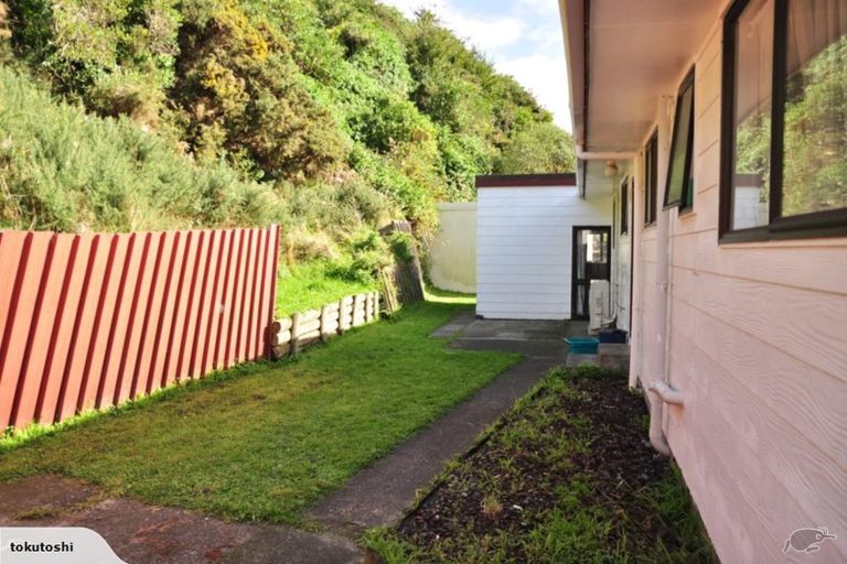 Photo of property in 67f2 Cortina Avenue, Johnsonville, Wellington, 6037