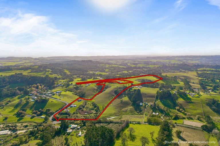 Photo of property in 118 Annett Road, Kumeu, 0891