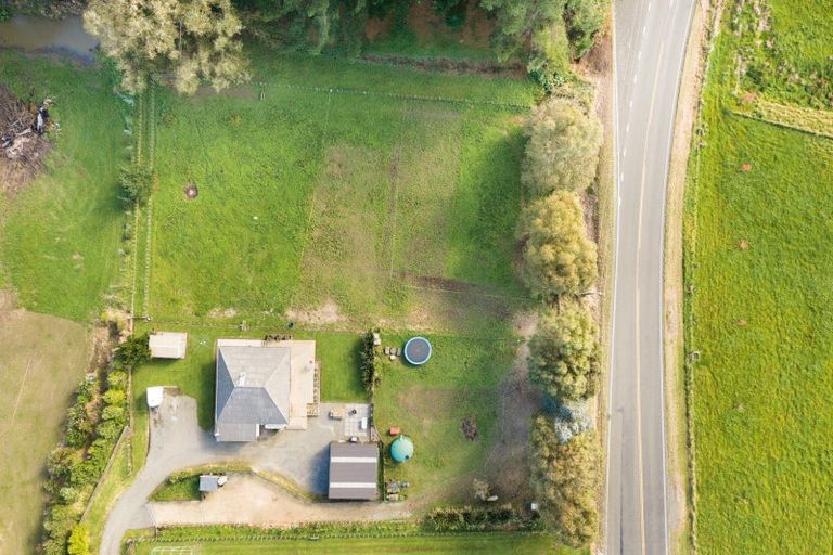 Photo of property in 8 Knorp Street, Halcombe, Feilding, 4779