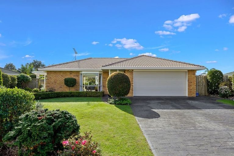 Photo of property in 51 Lakeside Drive, Orewa, 0931