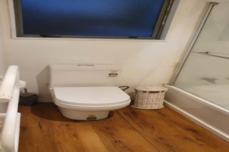 Photo of property in 26c Sunnyfield Crescent, Glenfield, Auckland, 0629