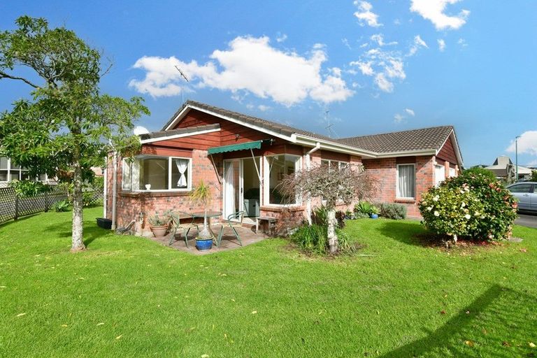 Photo of property in 15 The Grove, Red Beach, 0932