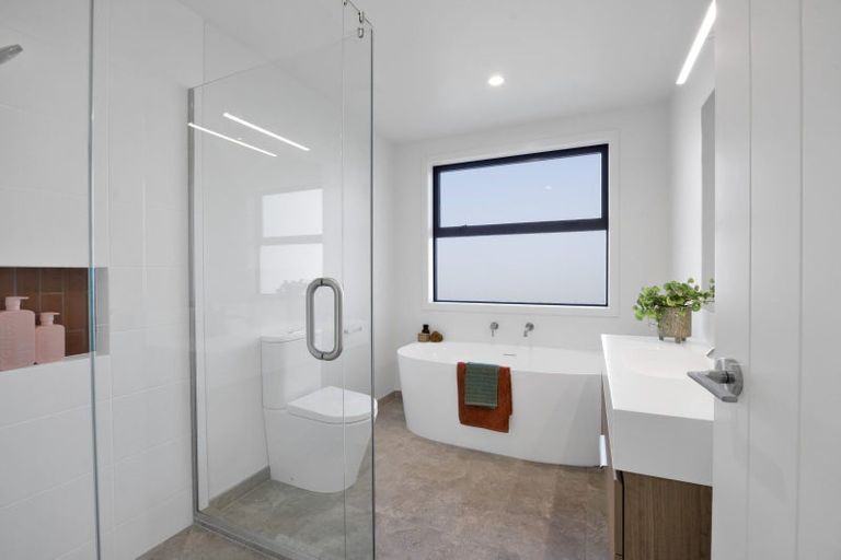 Photo of property in 10 Eliot Street, New Plymouth, 4310