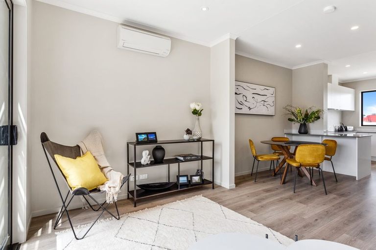 Photo of property in 4/4 Onekiritea Road, Hobsonville, Auckland, 0616