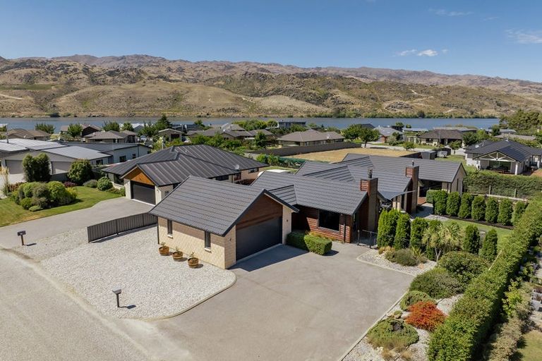 Photo of property in 12 Ethereal Crescent, Mount Pisa, Cromwell, 9383