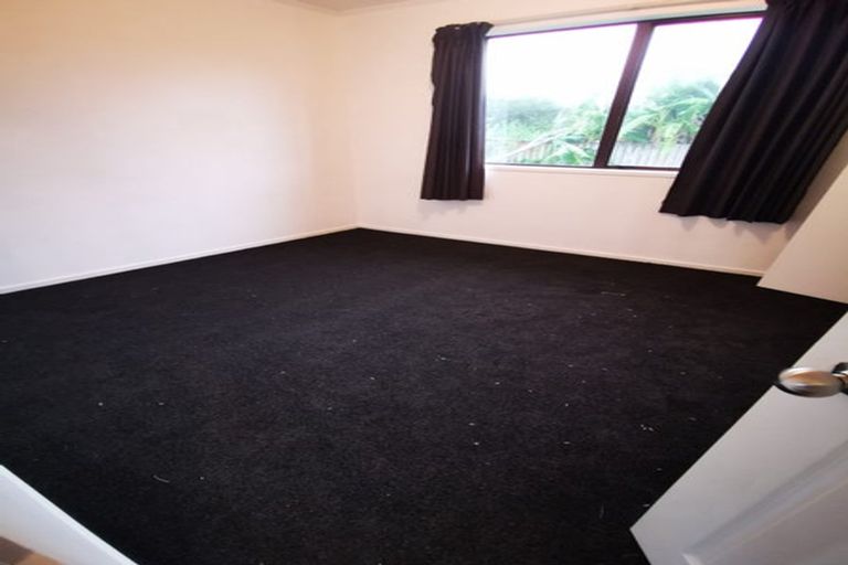 Photo of property in 2/20 Armada Drive, Ranui, Auckland, 0612