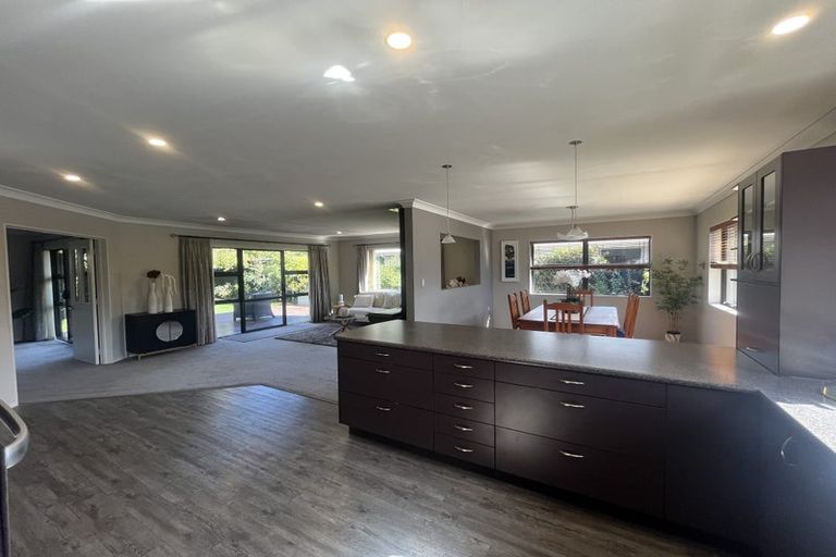 Photo of property in 74 Willowview Drive, Redwood, Christchurch, 8051