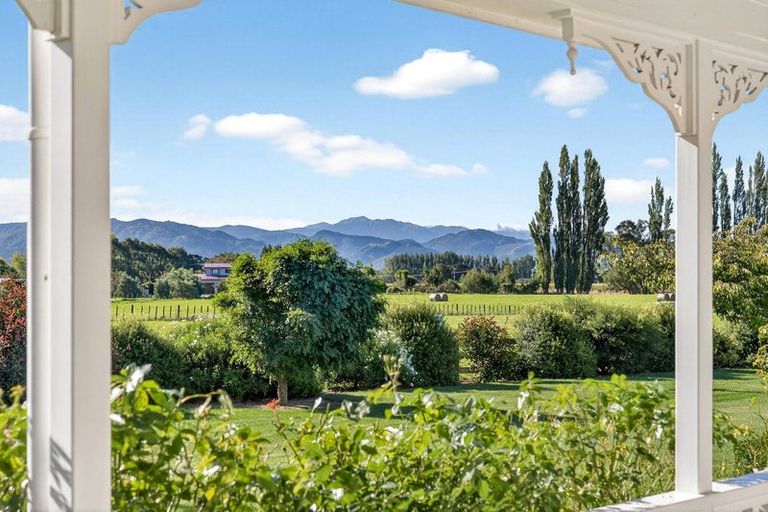 Photo of property in 23a Hupenui Road, Ahikouka, Greytown, 5794