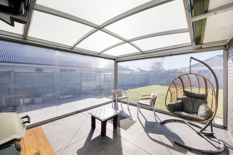 Photo of property in 34 Dogwood Way, Milson, Palmerston North, 4414