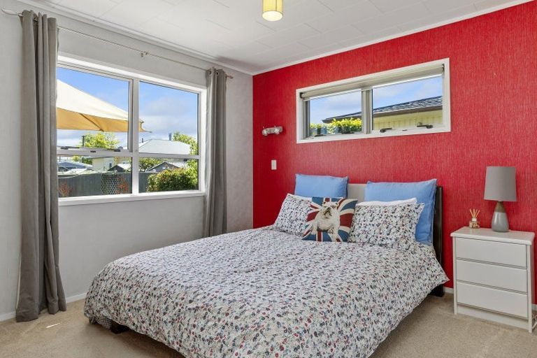 Photo of property in 16 Glengarry Place, Hilltop, Taupo, 3330