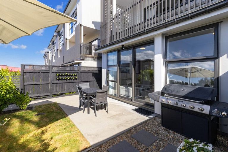 Photo of property in 10 Raranga Lane, Hobsonville, Auckland, 0616
