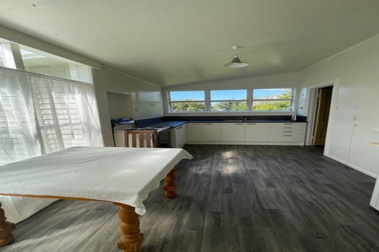 Photo of property in 76 Takapau Road, Tolaga Bay, 4077