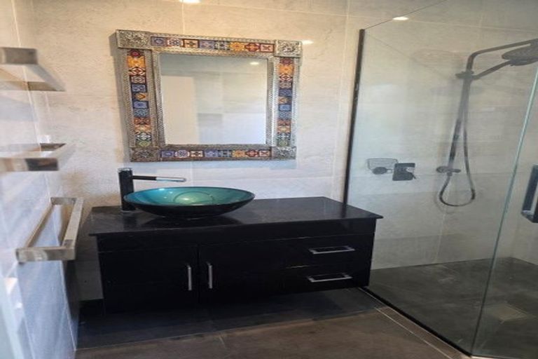 Photo of property in 3/66 Kawaha Point Road, Kawaha Point, Rotorua, 3010